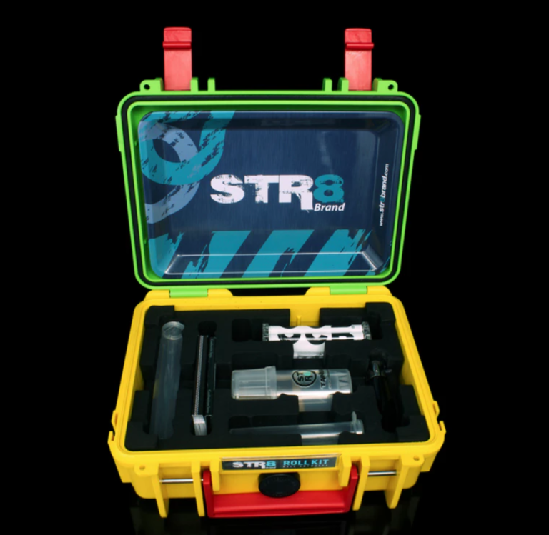 STR8 Roll Kit: The Weed Smokers Travel Pack